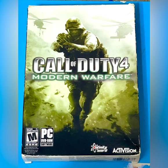 CALL OF DUTY 4- MODERN WARFARE -PC DVD-ROM (2007)- Big Box with Manual- Like New - Picture 1 of 3